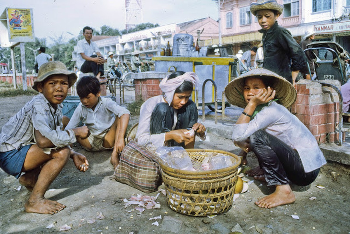 Goc anh gia tri ve tre em thoi Chien tranh Viet Nam-Hinh-16